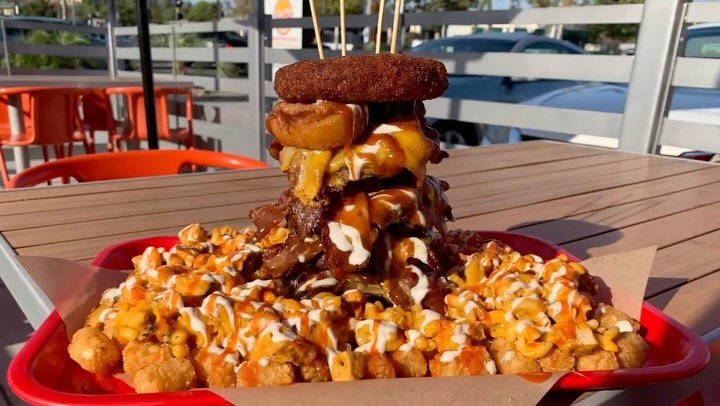 Funky mac and cheese burger